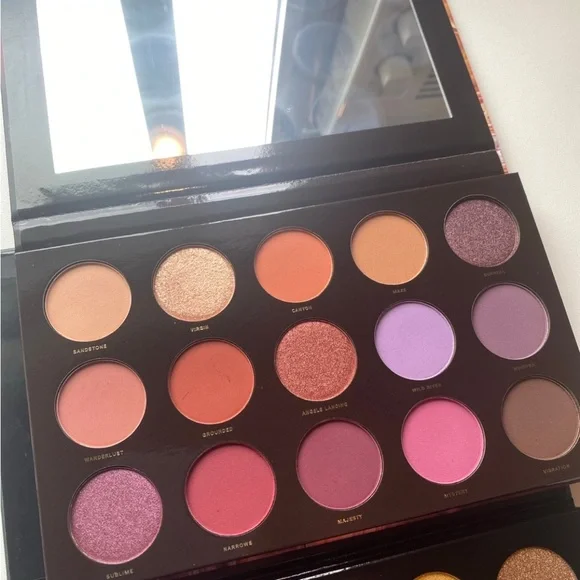 Vibrant Eyeshadow Palette Collection - Picture 4 of 9